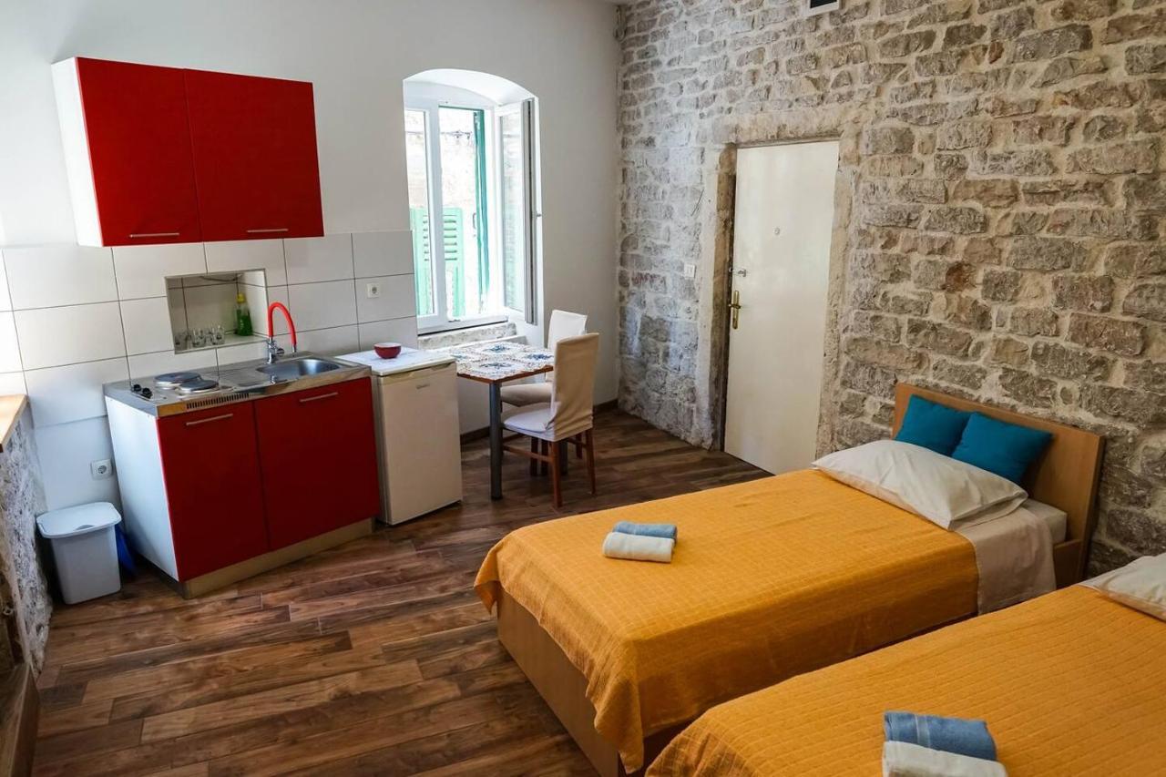Studio Apartment In The Old City Of Šibenik Esterno foto